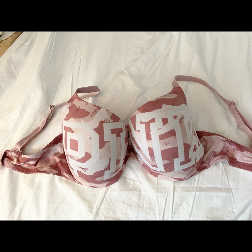 VS Pink Wear Everywhere Bra